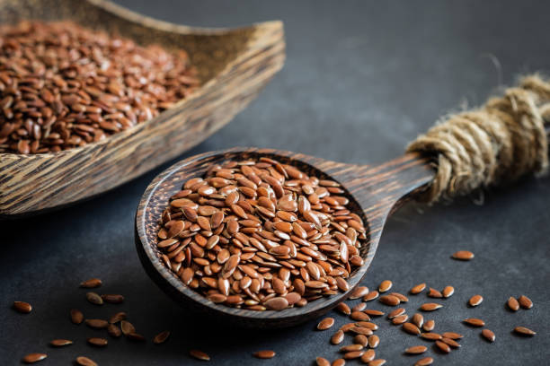داروی گیاهی برای تقویت موی سر 4 تخم کتان برای تقویت موی سر