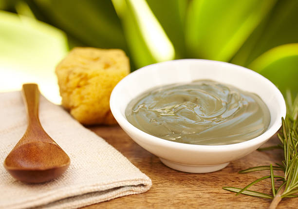 خواص گیاه رزماری 4 خواص رزماری برای پوست